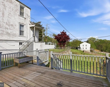 226 N Warren Street - Photo Thumbnail 22