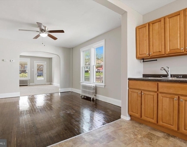 226 N Warren Street - Photo Thumbnail 7