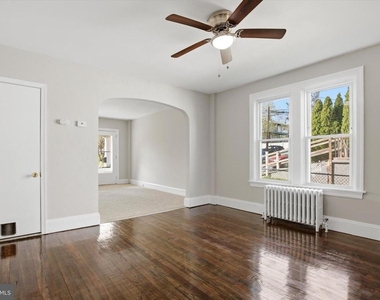226 N Warren Street - Photo Thumbnail 6