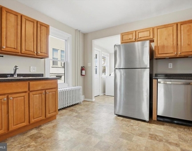 226 N Warren Street - Photo Thumbnail 10