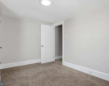 226 N Warren Street - Photo Thumbnail 14