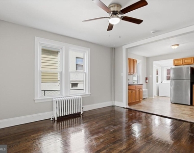 226 N Warren Street - Photo Thumbnail 5