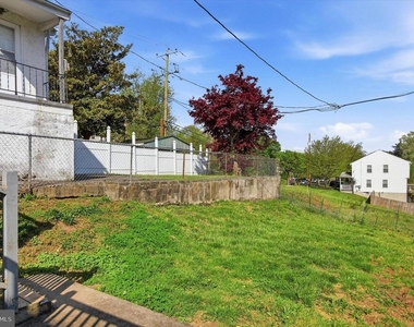 226 N Warren Street - Photo Thumbnail 20