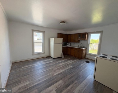 50 E North Street - Photo Thumbnail 2