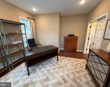 528 Kerry Court - Photo Thumbnail 5