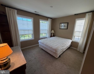 528 Kerry Court - Photo Thumbnail 10