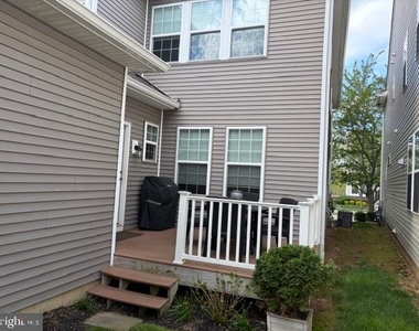 528 Kerry Court - Photo Thumbnail 14