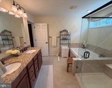 528 Kerry Court - Photo Thumbnail 8