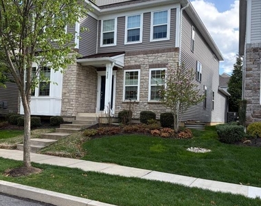 528 Kerry Court - Photo Thumbnail 1