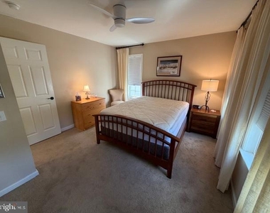 528 Kerry Court - Photo Thumbnail 11