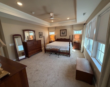 528 Kerry Court - Photo Thumbnail 7