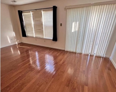 3303 Sterling Road - Photo Thumbnail 2