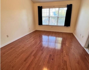 3303 Sterling Road - Photo Thumbnail 9