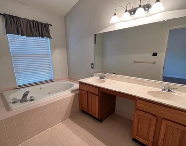 3303 Sterling Road - Photo Thumbnail 11
