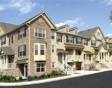 109 Village Way - Photo Thumbnail 1