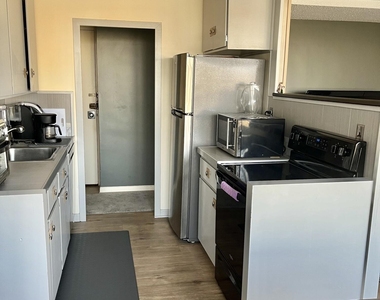 8900 E Jefferson Avenue - Photo Thumbnail 3
