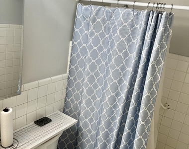 8900 E Jefferson Avenue - Photo Thumbnail 11