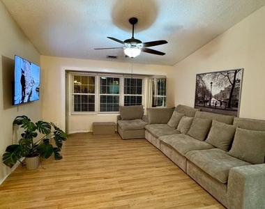 48 Chamberlin Court - Photo Thumbnail 4