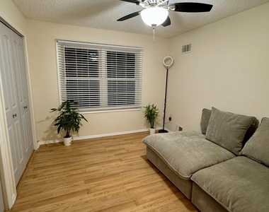 48 Chamberlin Court - Photo Thumbnail 9