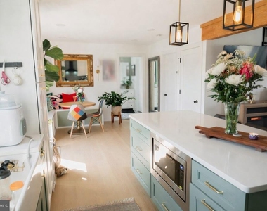 70 Sartori Avenue - Photo Thumbnail 10