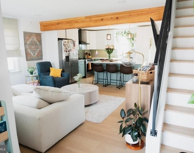 70 Sartori Avenue - Photo Thumbnail 3