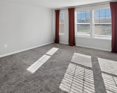 10570 Sally Ride Lane - Photo Thumbnail 27
