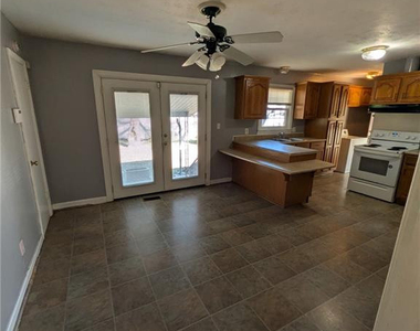 1403 Mack Street - Photo Thumbnail 10