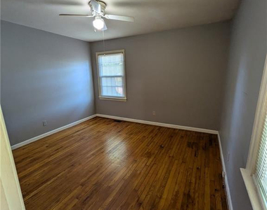 1403 Mack Street - Photo Thumbnail 3