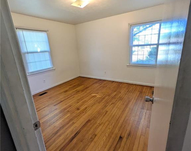 1403 Mack Street - Photo Thumbnail 6