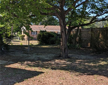 1403 Mack Street - Photo Thumbnail 15