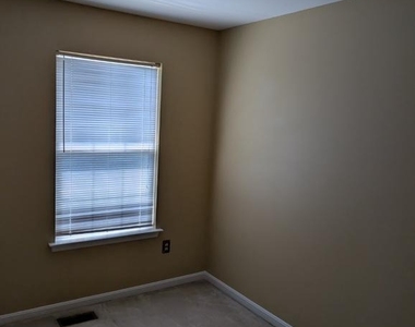 4411 Sutherland Circle - Photo Thumbnail 8