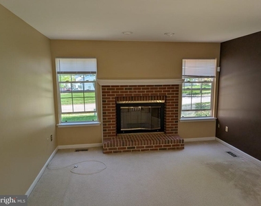 4411 Sutherland Circle - Photo Thumbnail 5