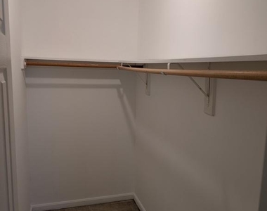 4411 Sutherland Circle - Photo Thumbnail 12