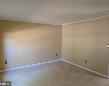 4411 Sutherland Circle - Photo Thumbnail 6