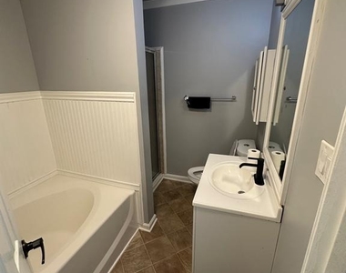 9708 Lake Pointe Court - Photo Thumbnail 16