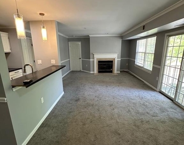 9708 Lake Pointe Court - Photo Thumbnail 5