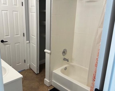9708 Lake Pointe Court - Photo Thumbnail 2