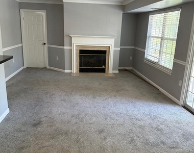 9708 Lake Pointe Court - Photo Thumbnail 6