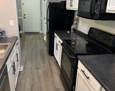 9708 Lake Pointe Court - Photo Thumbnail 10