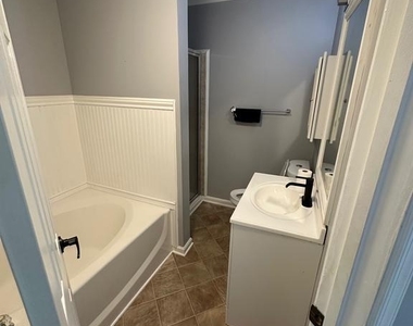 9708 Lake Pointe Court - Photo Thumbnail 17