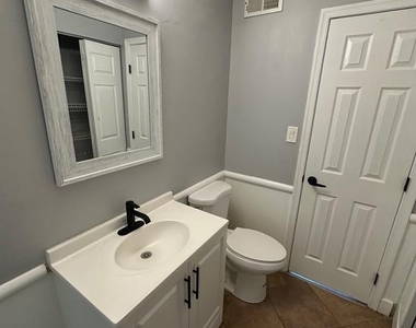 9708 Lake Pointe Court - Photo Thumbnail 3