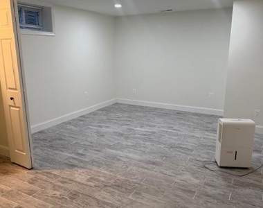 1104 Eastbourne Place - Photo Thumbnail 9
