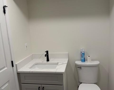 1104 Eastbourne Place - Photo Thumbnail 5