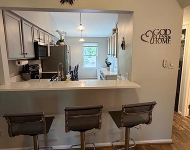 20313 Beaconfield Terrace - Photo Thumbnail 5