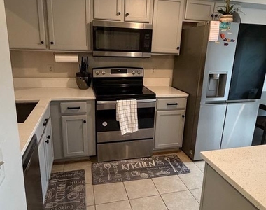20313 Beaconfield Terrace - Photo Thumbnail 11