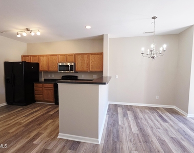 1111 Consortium Drive - Photo Thumbnail 4