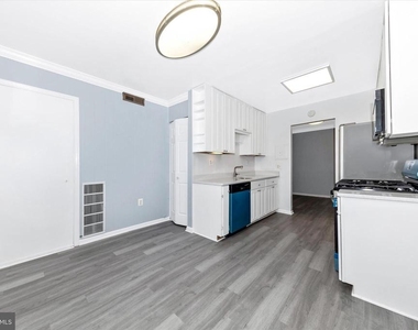 884 College Parkway - Photo Thumbnail 17