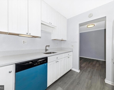 884 College Parkway - Photo Thumbnail 13