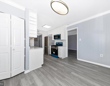 884 College Parkway - Photo Thumbnail 16