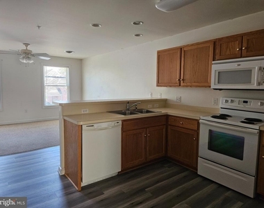 101b W Sunset Avenue - Photo Thumbnail 7